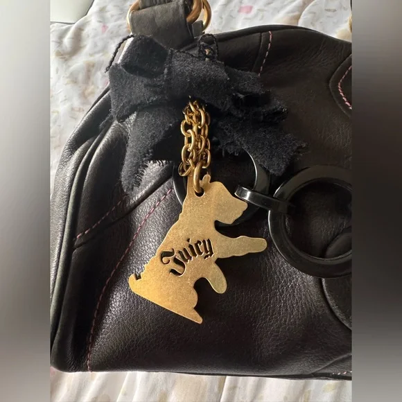 RARE FIND: Y2K 2008 Juicy Couture Black leather handbag w/quilted heart design - Picture 2 of 7